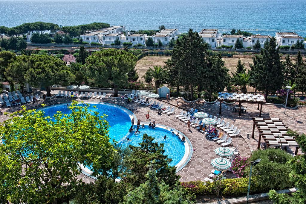Hotel Villaggio Club Altalia Residence Brancaleone Екстериор снимка