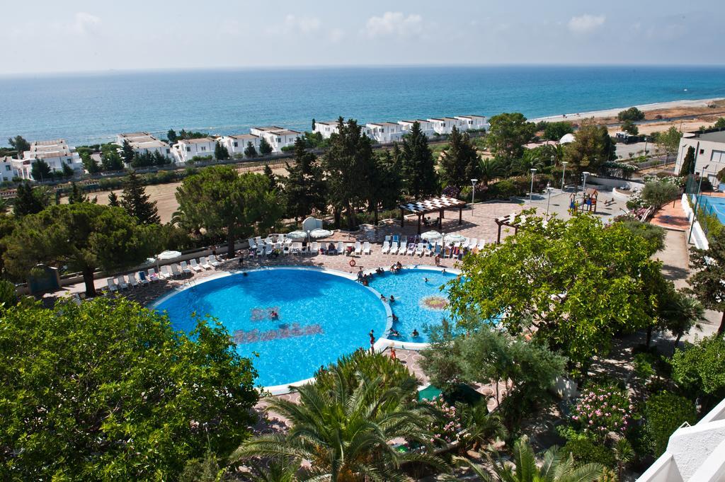 Hotel Villaggio Club Altalia Residence Brancaleone Екстериор снимка