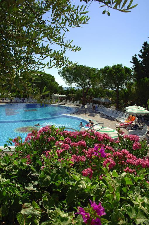 Hotel Villaggio Club Altalia Residence Brancaleone Екстериор снимка